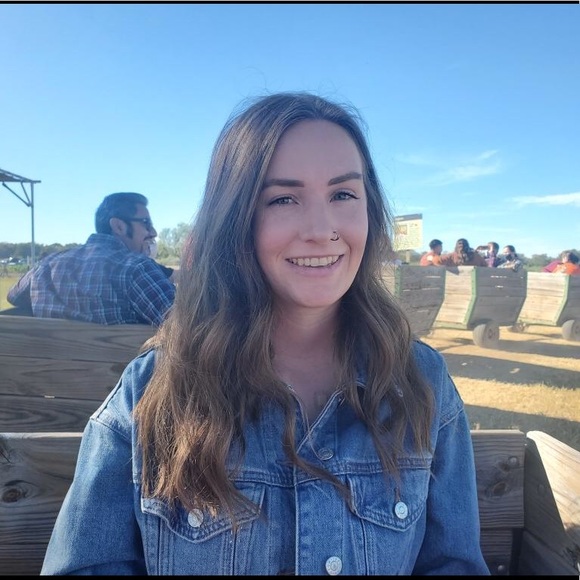 Meet your Posher, Rachel - Picture 1 of 1